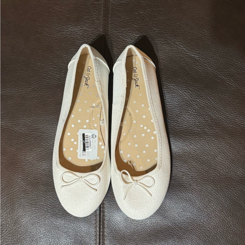 Brand New Cat & Jack Girl’s shoes with Bow Flats